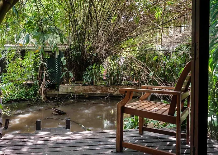 House By The Pond 3*