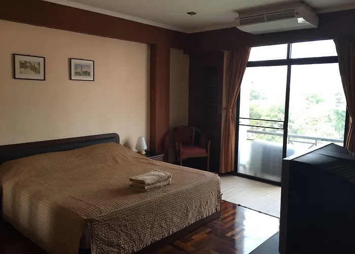 Aparthotel House By The Pond 3*